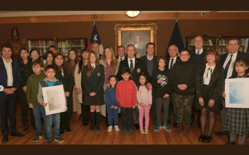 Liga Marítima de Chile premió a ganadores de su concurso fotográfico y de pintura infantil