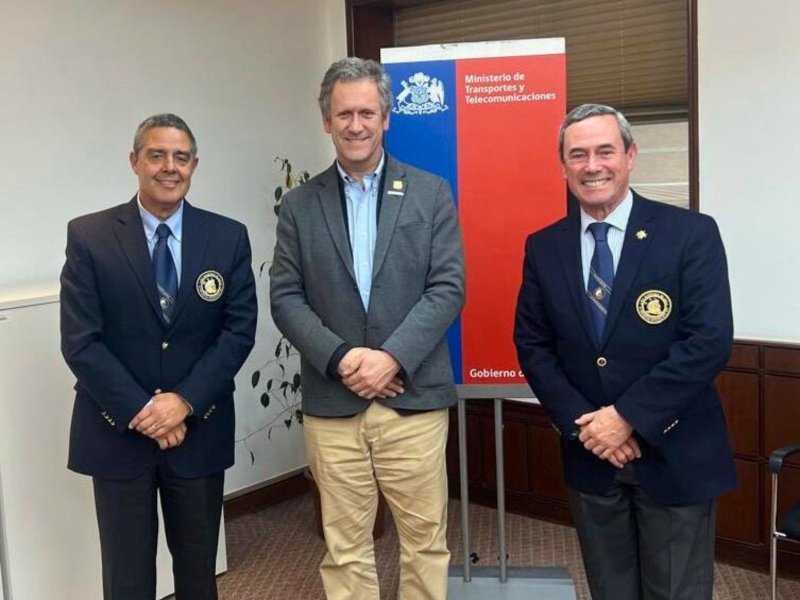 Presidente de Liga Marítima de Chile se reúne con Ministro de Transporte por Puerto de Aguas Abrigadas en Punta Arenas