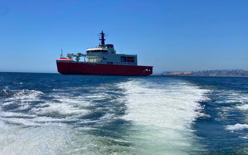 Presidente y Directorio de Liga Marítima de Chile recorrieron instalaciones del Buque Rompehielos AGB-46 Almirante Viel