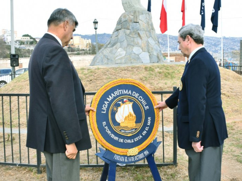 Liga Marítima de Chile y Armada conmemoraron el Día de la Familia Naval con emotiva ceremonia