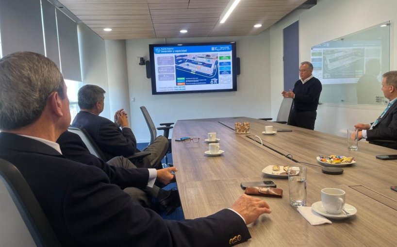 Puerto San Antonio expone a Liga Marítima su proyección portuaria y el megapuerto