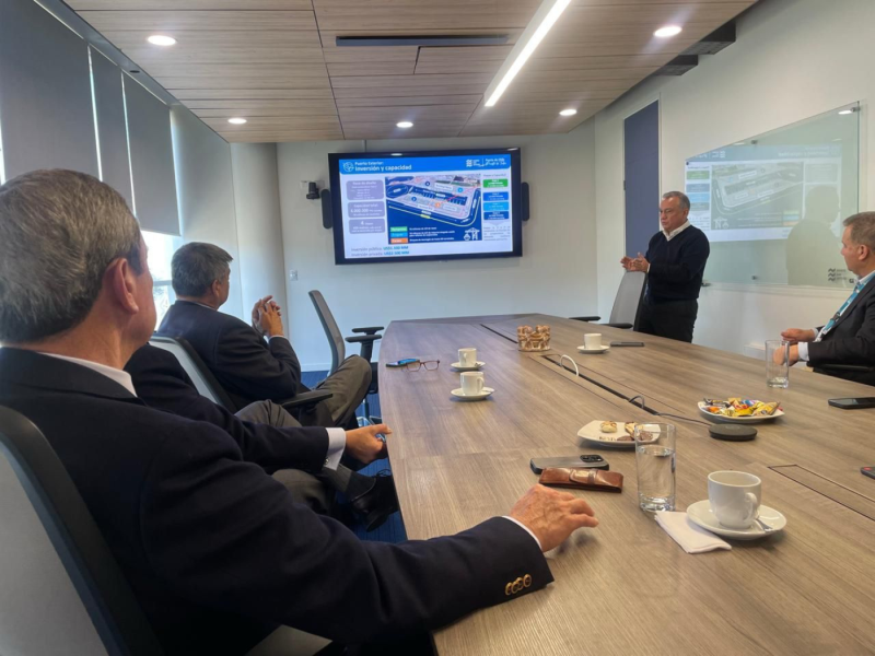 Puerto San Antonio expone a Liga Marítima su proyección portuaria y el megapuerto