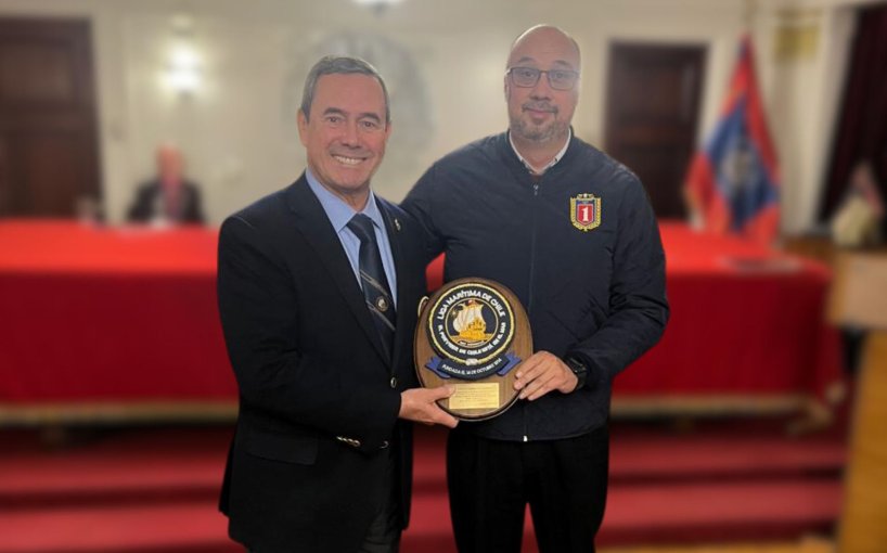 Liga Marítima de Chile saluda al Cuerpo de Bomberos de Chile en su 174 años